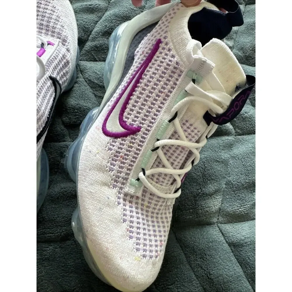 Nike Air Vapormax 2021 Flyknit GS White Violet Frost Size 7 Pre Owned Excellent